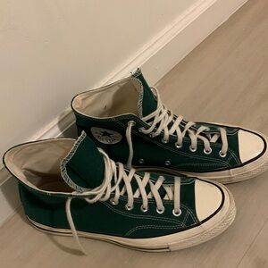 Converse high top tennis shoes